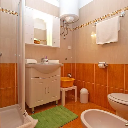 Lidija 1305 Apartman *