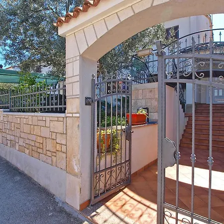 Lidija 1305 Apartman