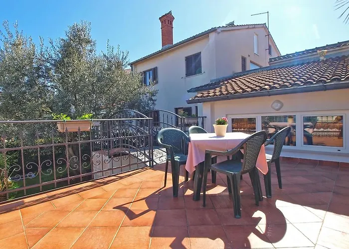 Lidija 1305 Пула